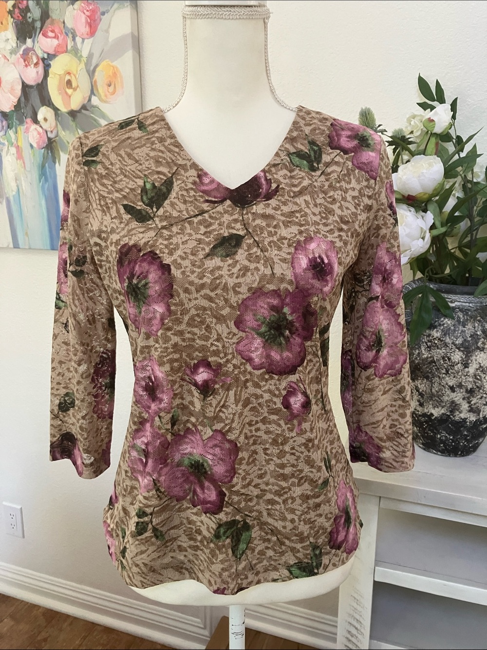 Y2k JM Collection Beige Floral V-Neck Top with Pink Blooms